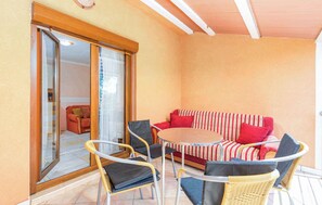 Dining - Holiday apartment with air conditioning (Valbandon)
