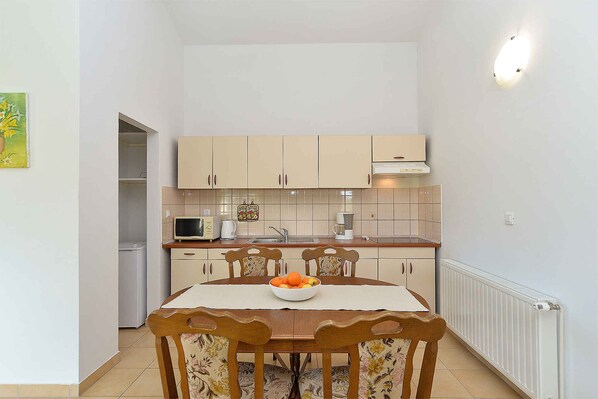 Dining - Holiday apartment with air conditioning (Štinjan)