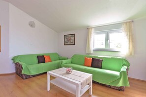 TV - Holiday apartment with air conditioning (Štinjan)