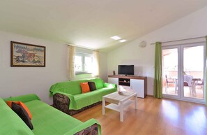 TV - Holiday apartment with air conditioning (Štinjan)