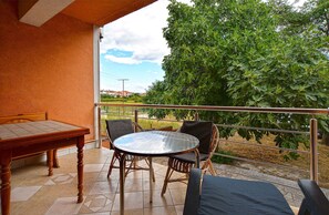 屋外ダイニングエリア