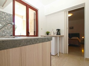 Interior - Holiday apartment with balcony (Valbandon)