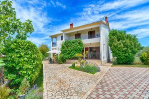 Exterior - Holiday apartment with air conditioning (Valbandon)