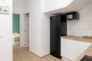 Fridge, microwave, oven, dishwasher - Casa Blanca Tenerife - Terra Apartment (Playa San Juan)