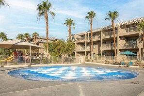 Property grounds - Indio CA | Desert Relaxation Trip | Pool & Lazy River | 2BR (Indio)