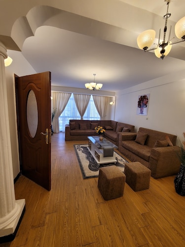 Highly rated, clean, and spacious guest house in the Bethel area! Great discount