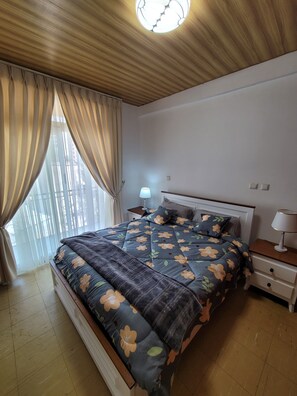 4 soverom, wi-fi (inkludert) og sengetøy