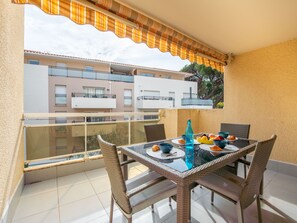 屋外ダイニングエリア