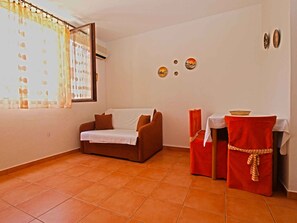 TV - Holiday apartment with air conditioning (Fažana)