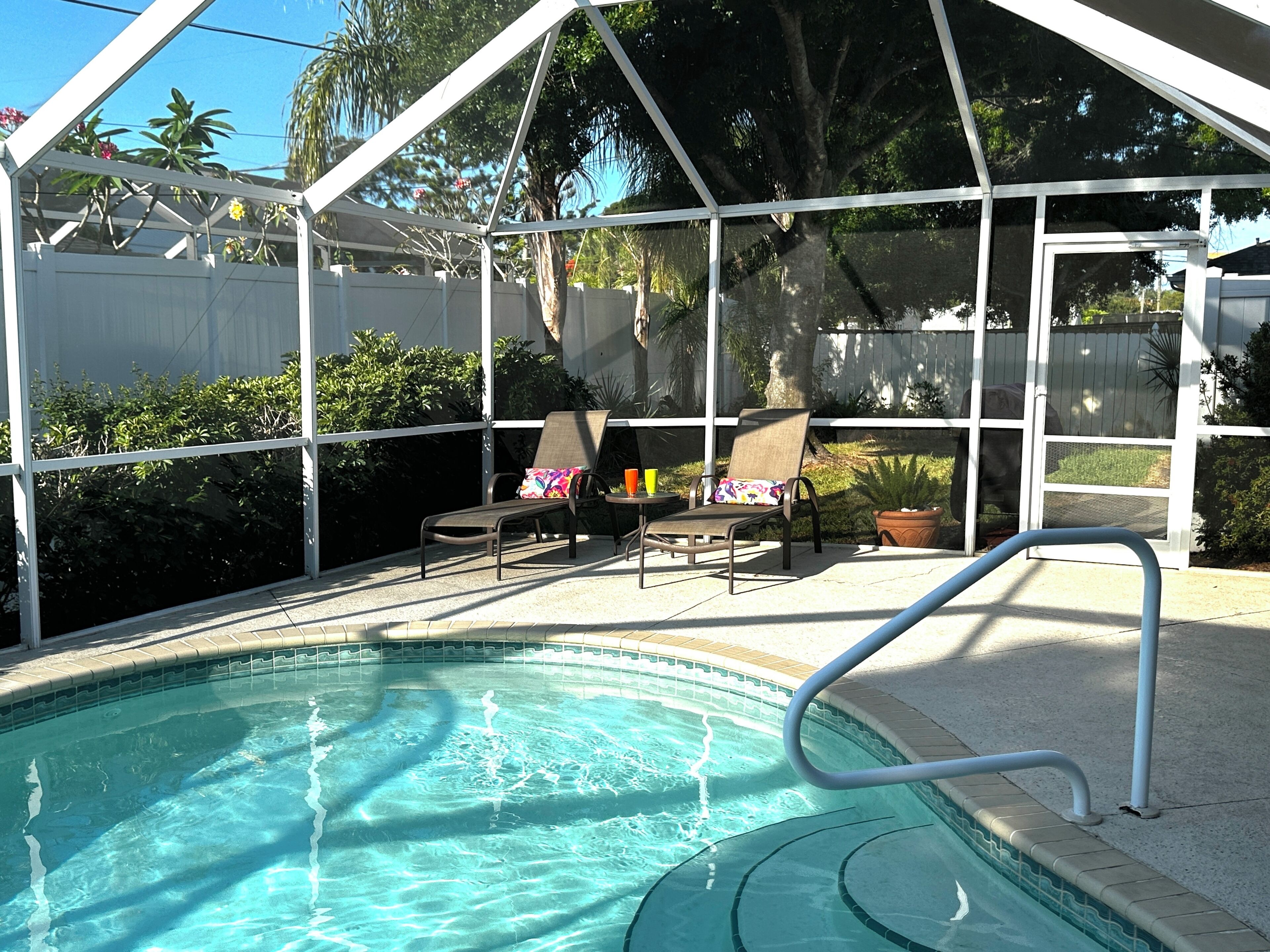 Spacious home with heated pool in South Venice. 8 min to the beach!