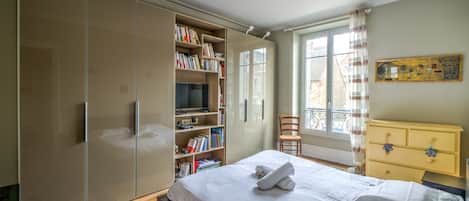 2 chambres, fer et planche Ă  repasser, Wi-Fi, draps fournis