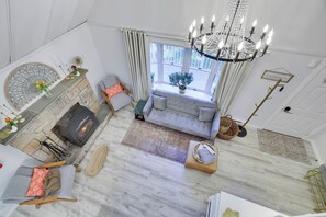 Smart TV, fireplace, offices