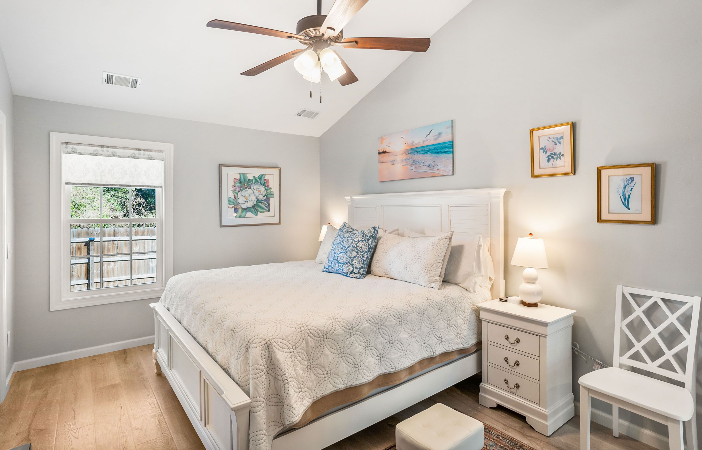 3 bedrooms, desk, iron/ironing board, travel cot