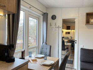 Fridge, cookware/dishes/utensils - Tanjas Tiny Haus by Interhome (Wemding)