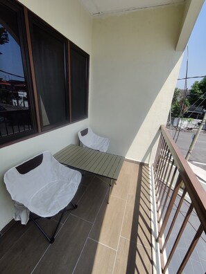 Family House, City View | Living area