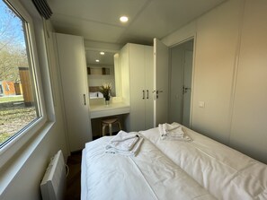 2 bedrooms