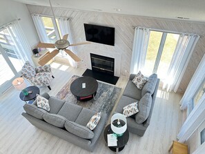 Smart TV, books - Spacious Corolla Light 4 BR w/ lighthouse and ocean views (Corolla)