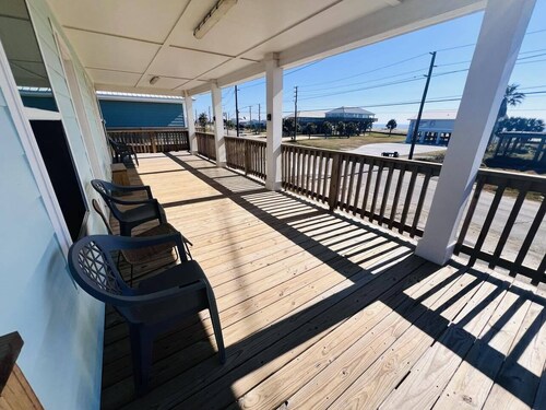 Broussard's Duplex B: Cozy 2BR getaway across from the beach in Grand Isle, LA.