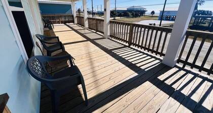 Broussard's Duplex B: Cozy 2BR getaway across from the beach in Grand Isle, LA.