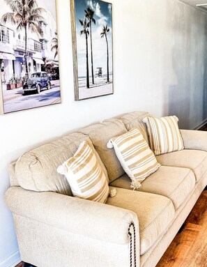 Smart TV - Broussard's Duplex B: Cozy 2BR getaway across from the beach in Grand Isle, LA. (Grand Isle)