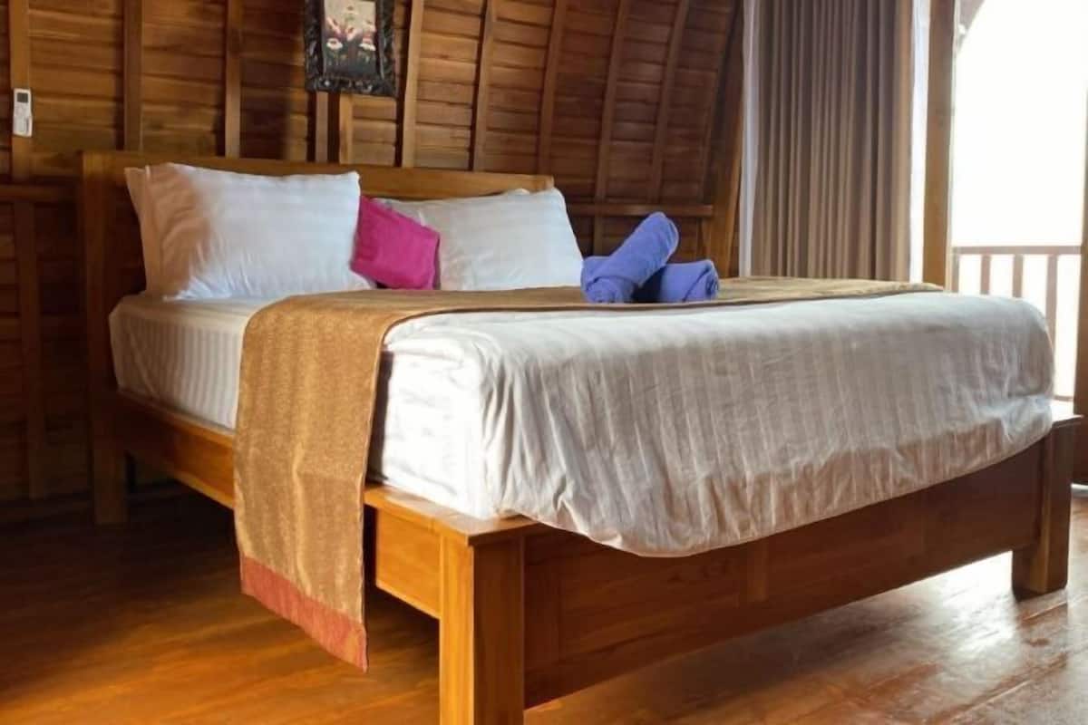 Soundproofing, WiFi (free), bed sheets