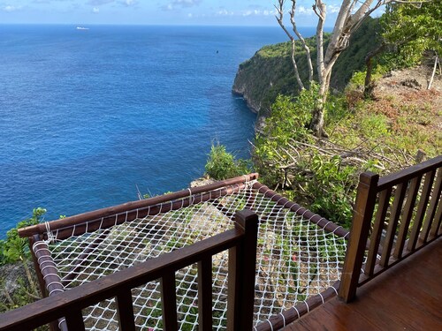 Suwehan Beach Cliff House 