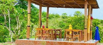 Suwehan Beach Cliff House 