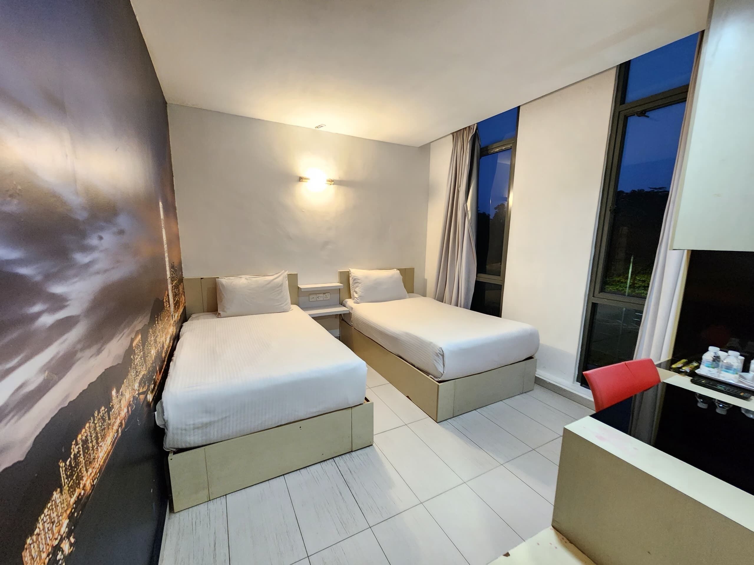 Grand Twin Room | Desk, laptop workspace, iron/ironing board (on request), free WiFi