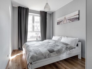 1 bedroom, iron/ironing board, WiFi - Warszawa-Włochy Brilliant Apartment (Warszawa)