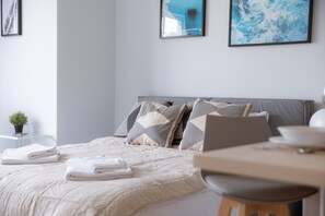 Bügeleisen/Bügelbrett, WLAN, Bettwäsche