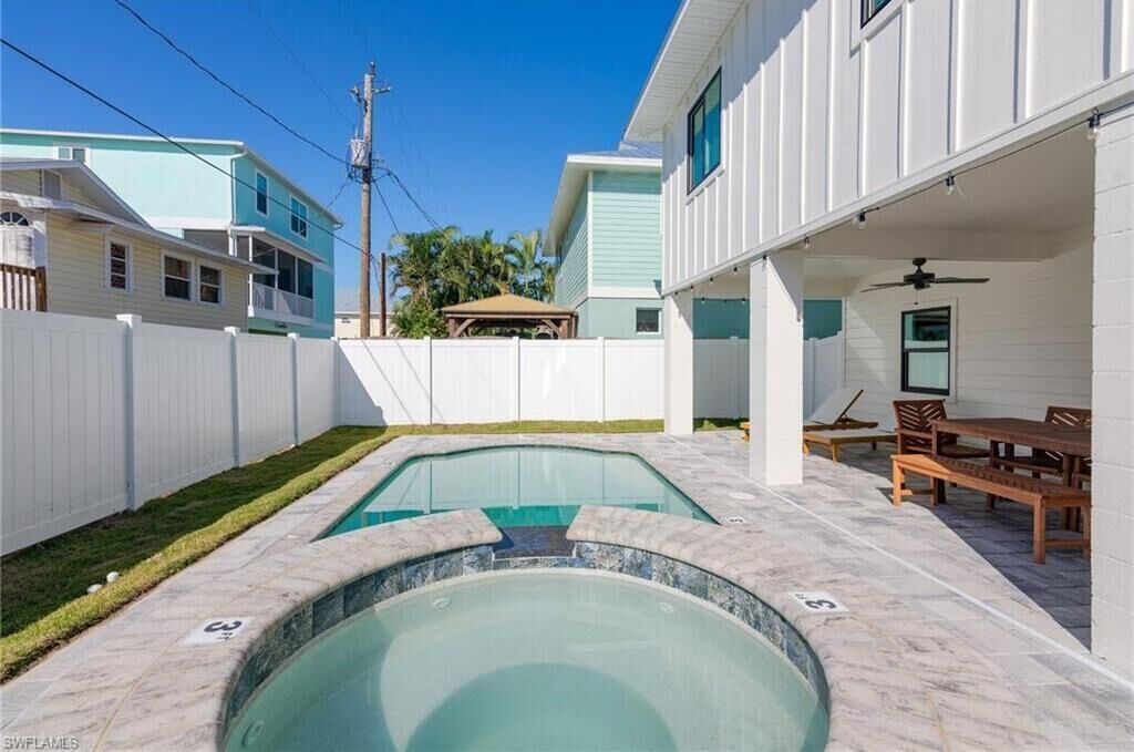 New 2-Level Home: Heated Pool, Spa, Steps to Beach