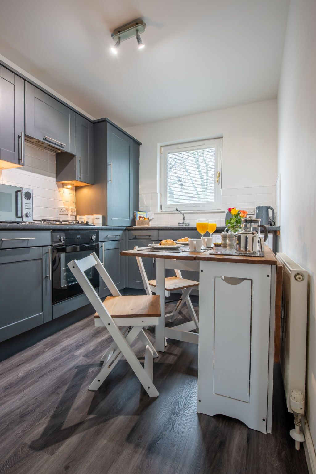 Kjøleskap, mikrobølgeovn, ovn og brødrister