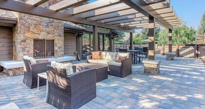 Snow Creek 1541 - Ski-in/Ski-out + Pool & Hot Tub