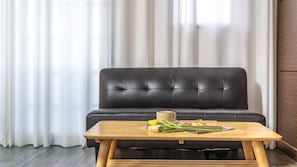 Basic Room, 1 Bedroom (Room 202(Pet, BBQ)) | 1 bedroom, free WiFi - Geoje Blueberry Pet Pension (Geoje)