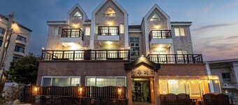 Geoje Blueberry Pet Pension