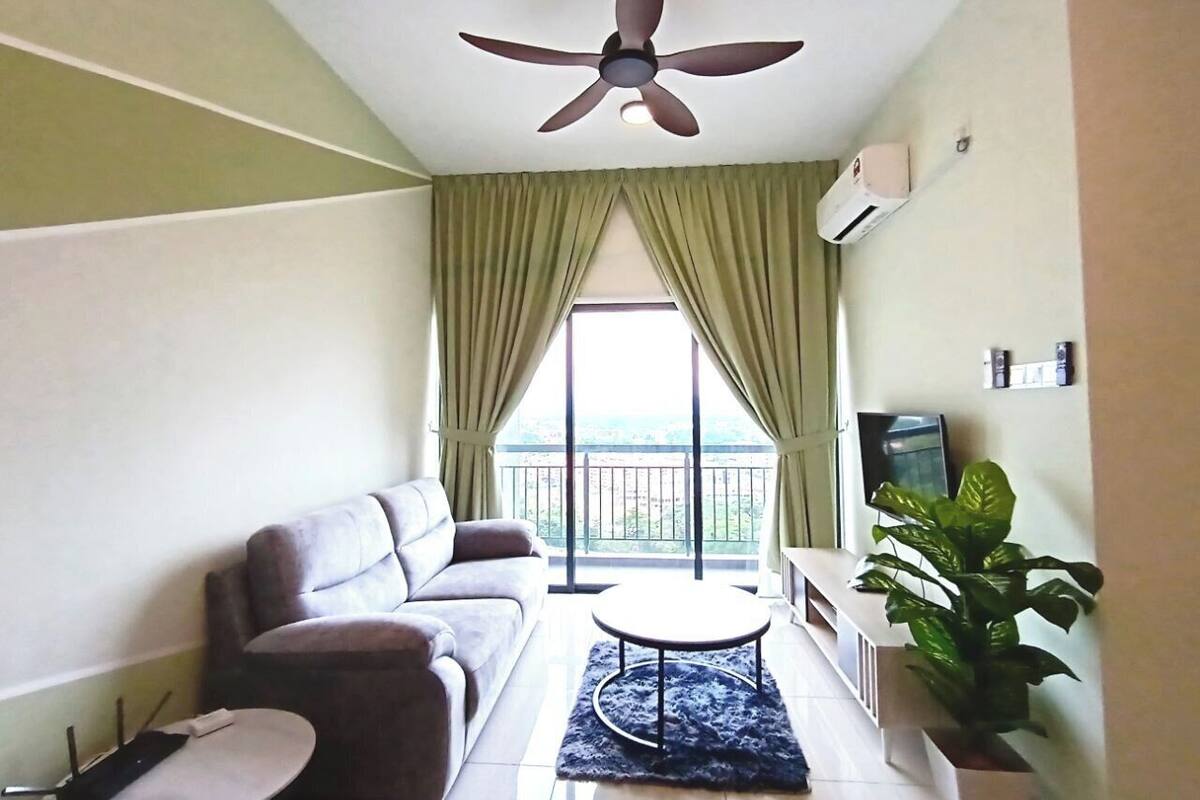 Apartemen Comfort | Area keluarga | Smart TV 24-inci dengan saluran TV digital