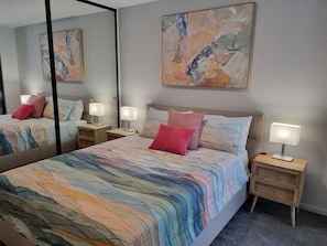 1 chambre, bureau, fer et planche à repasser, accès au Wi-Fi (inclus)