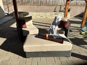 Terrace/patio - Midterm Rental: Peaceful House with Big Yard, AC, Wifi, Laundry, Tesla Charger.. (Pico Rivera)