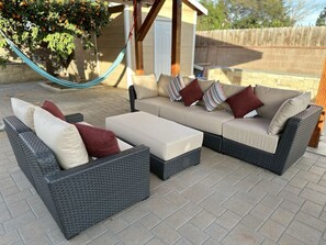 Terrace/patio - Midterm Rental: Peaceful House with Big Yard, AC, Wifi, Laundry, Tesla Charger.. (Pico Rivera)