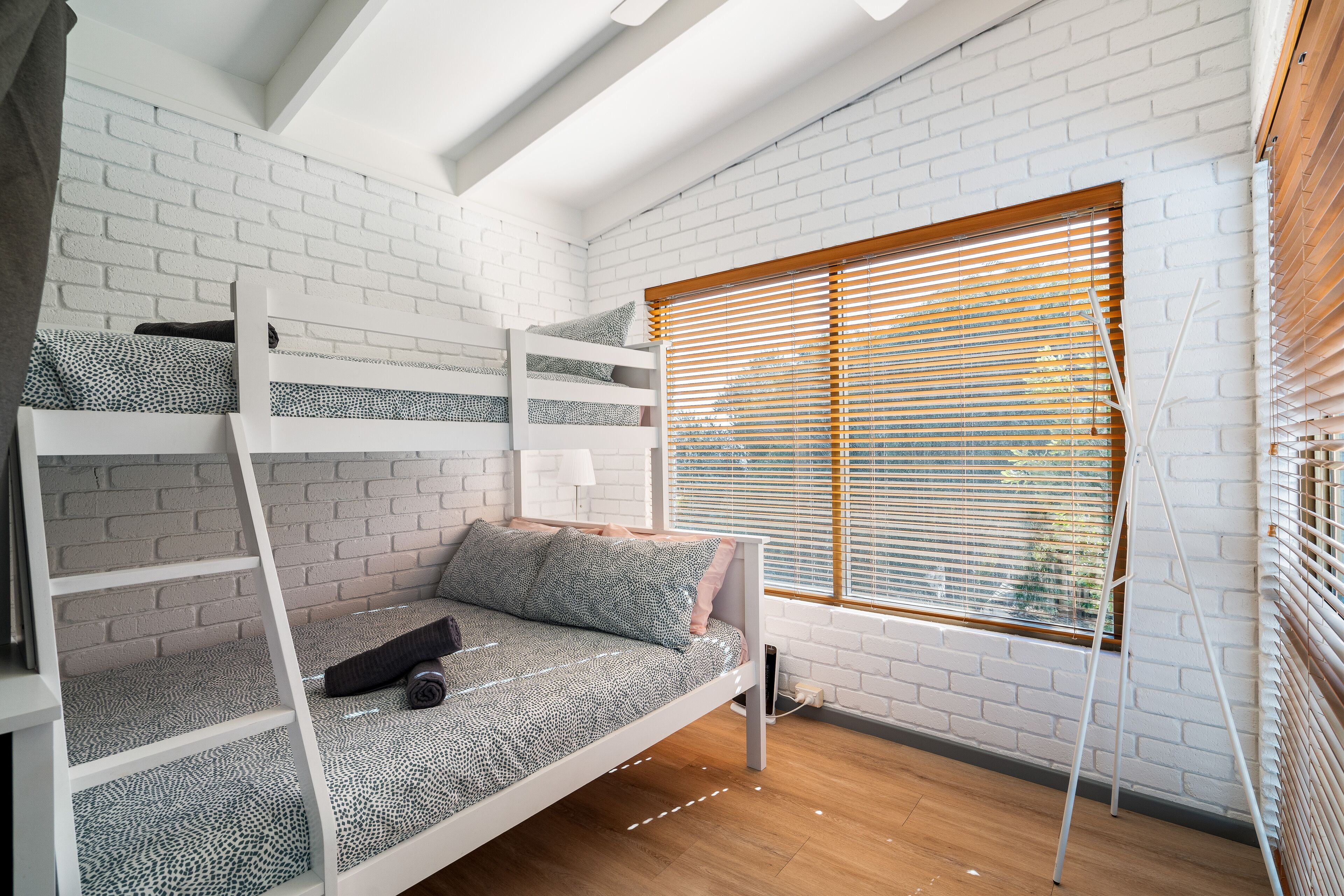 3 bedrooms, iron/ironing board, travel cot, Internet