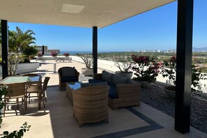Outdoor dining - V Marina - 2 Bedroom Condo Sleeps 4 in Marina Vallarta (Puerto Vallarta)