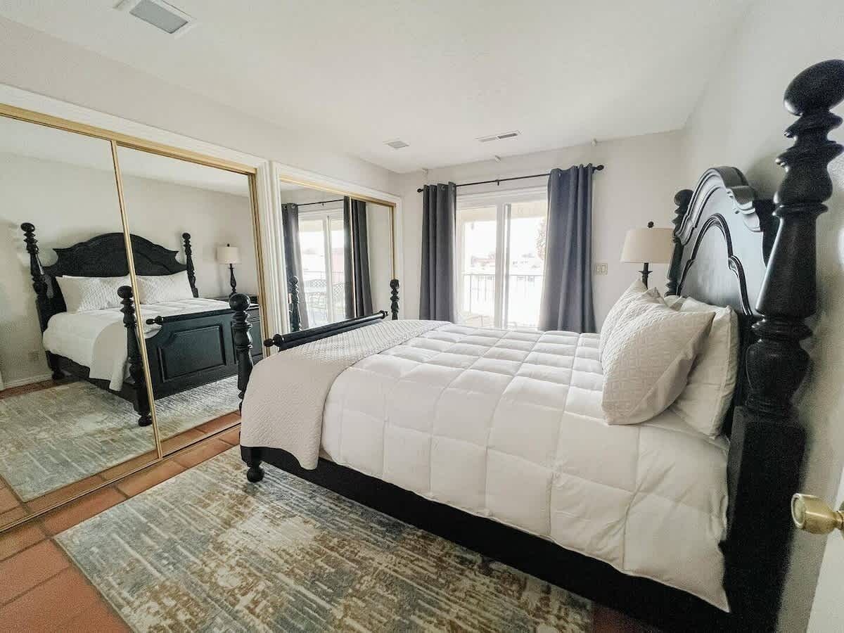 3 bedrooms, iron/ironing board, free WiFi, bed sheets