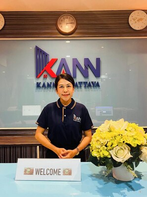 Quầy tiếp tân
