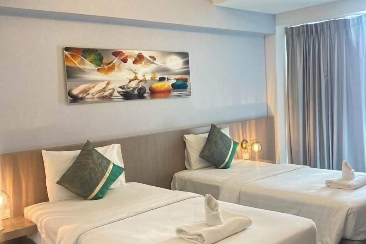 Desk, laptop workspace, free WiFi, bed sheets
