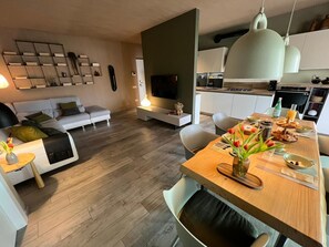 TV - La Bollicina Boutique Apartment and Spa (Verbania)