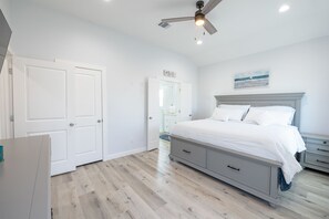 3 bedrooms, travel cot, free WiFi, bed sheets