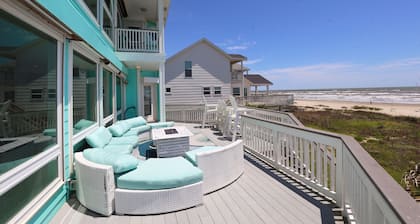 The Turtle House is directly on the beach, and boasts an unobstructed view!