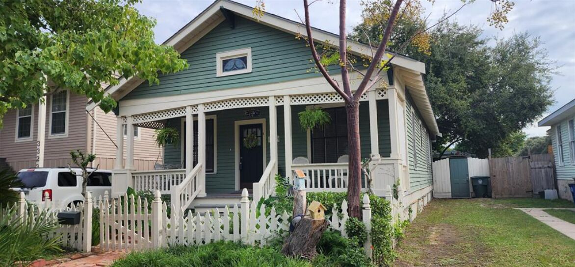 Experience vintage charm with modern comfort in the heart of Galveston!
