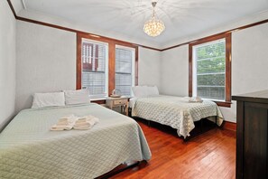 3 chambres, fer et planche à repasser, lit parapluie, Wi-Fi gratuit