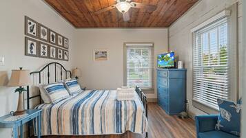 3 bedrooms, travel crib, free WiFi, bed sheets